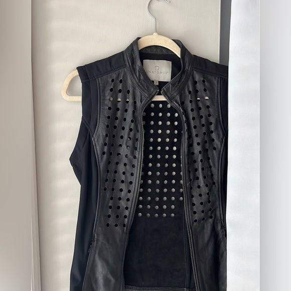 Anatomie Vest - Picture 3 of 5
